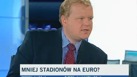 O zbyt małych stadionach (TVN)