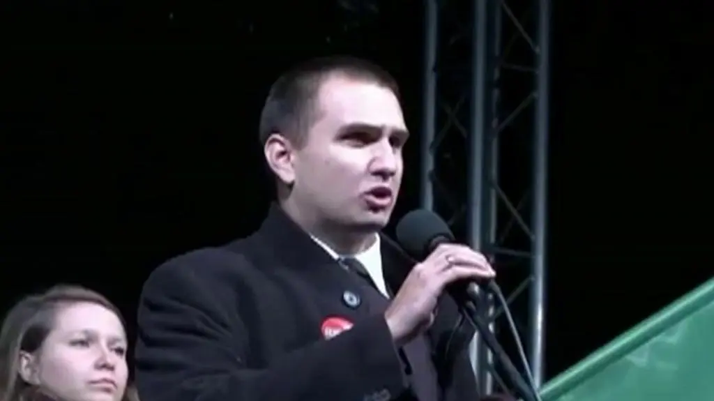 "Obalić republikę okrągłego stołu"