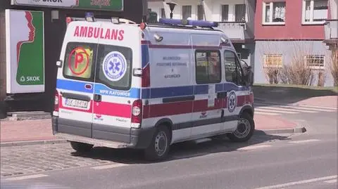 Obrzucili kamieniami karetkę, która ją wiozła. Urodziła zdrową córeczkę