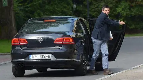 Od poniedziałku Ostachowicz zarabia 15 razy więcej niż u premiera. Z pisania książek raczej by się nie utrzymał
