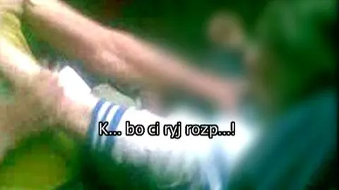 Ojciec bije swoje dzieci 