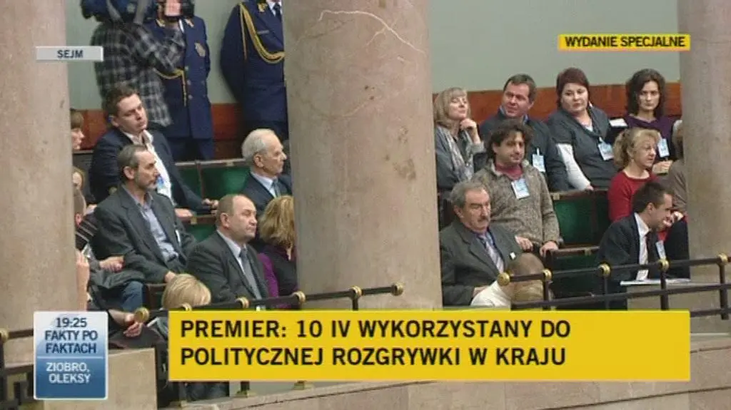 Okrzyki "hańba" i "zdrajca" podczas wystąpienia Donalda Tuska (TVN24)