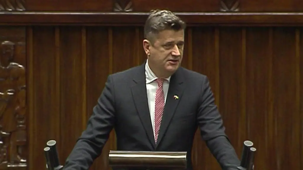 Palikot: liczy się gospodarka, a nie armia