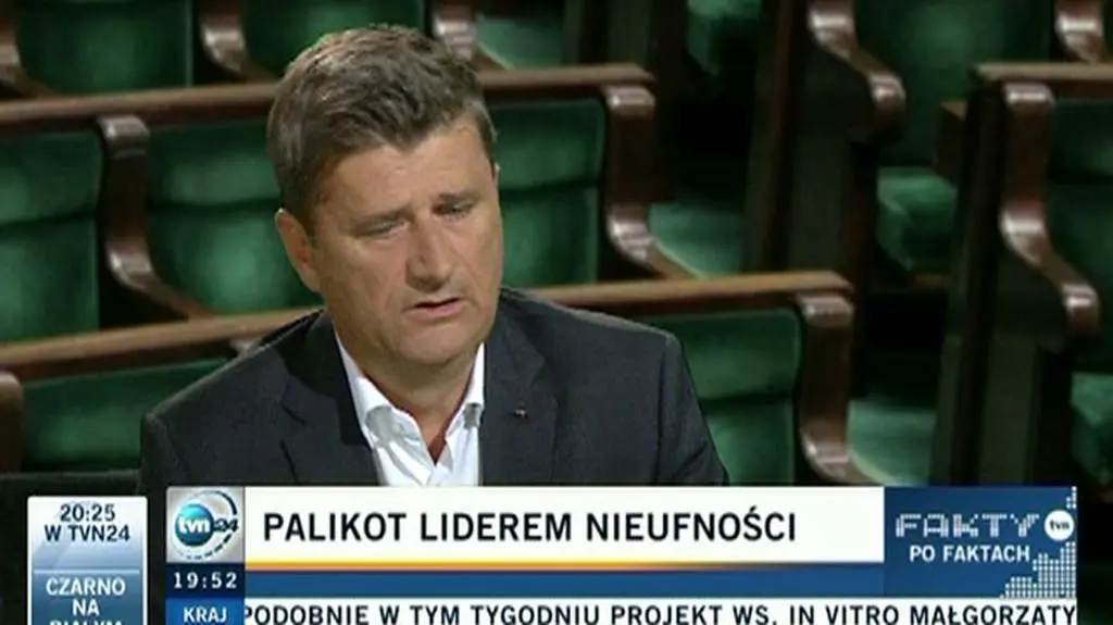 Palikot o usunięciu krzyża 