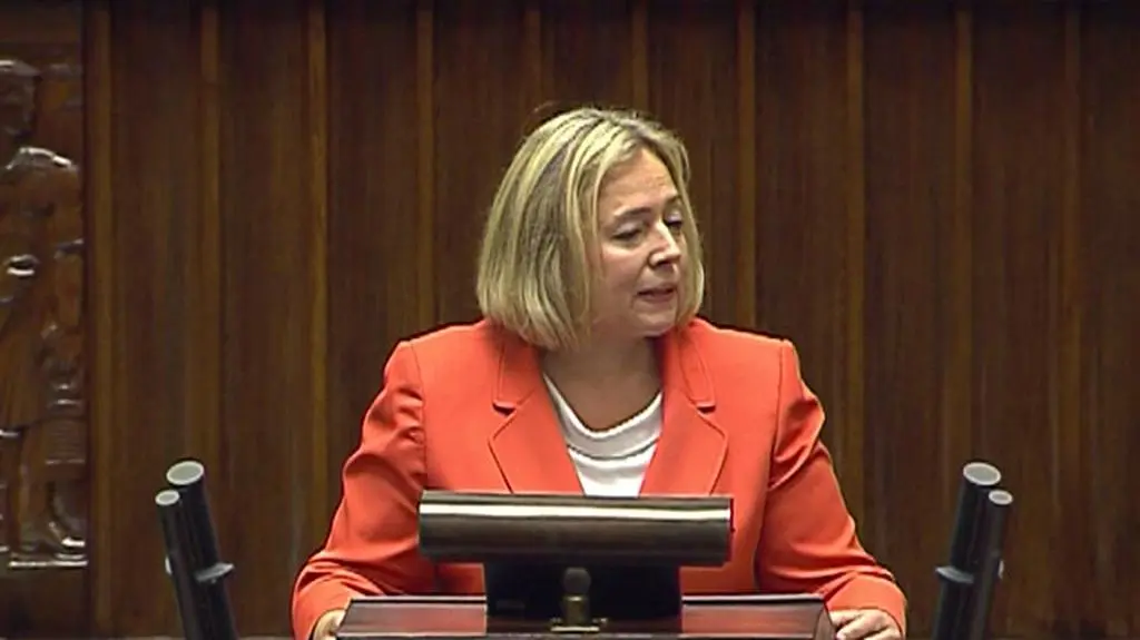 "Pani pozwoliła sobie na wielokrotne obrażanie tutaj wszystkich"