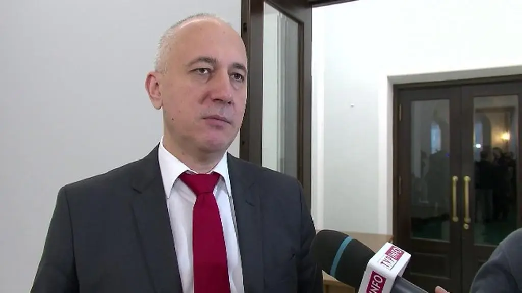 Partyjni koledzy bronią Hofmana