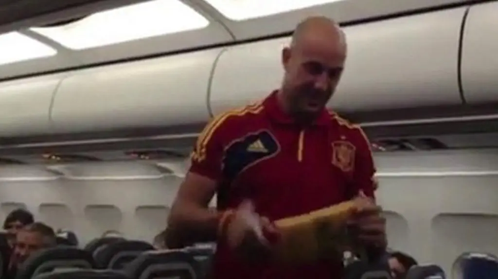 Pepe Reina udaje stewardesę 