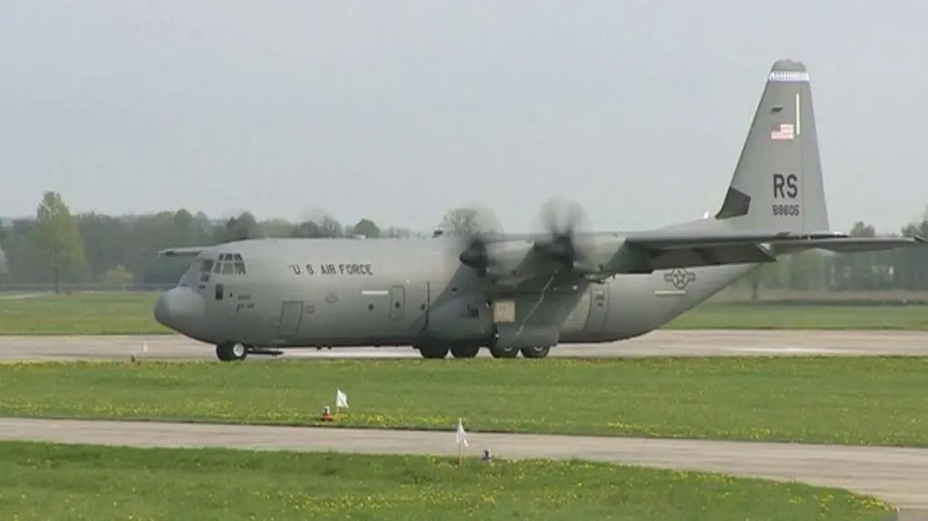 Pierwszy samolot z żołnierzami US Army w Polsce