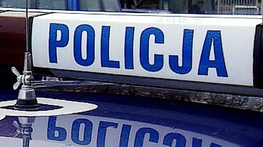 Pijana nastolatka w ciąży dachowała autem