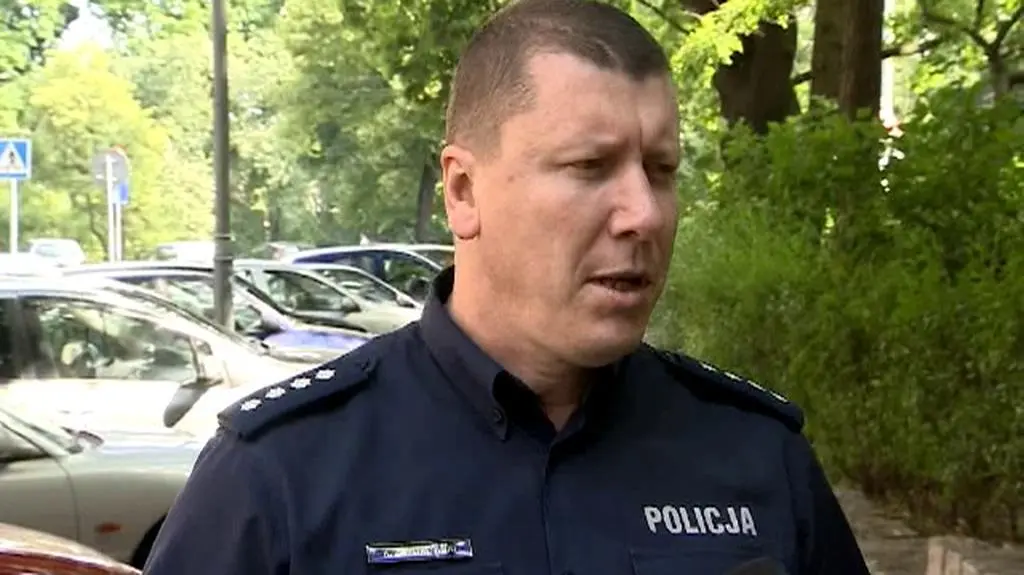 Pijany nastolatek kierował ruchem na drodze