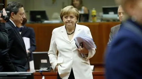 Piłkarskie emocje wyparły dyskusję o pieniądzach