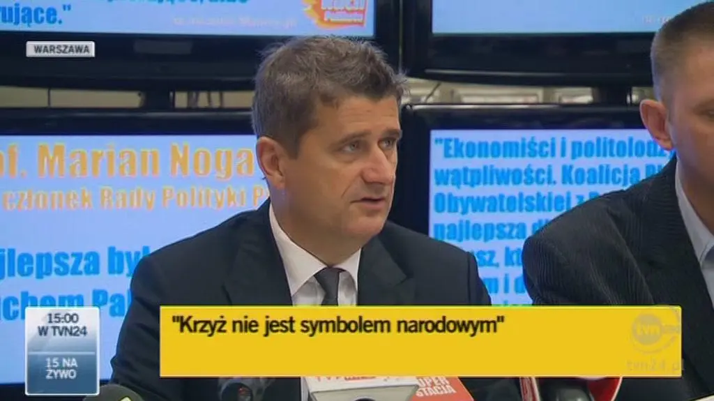 "PiS chce upartyjnić krzyż"