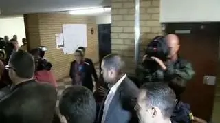 Pistorius w drodze na salę rozpraw