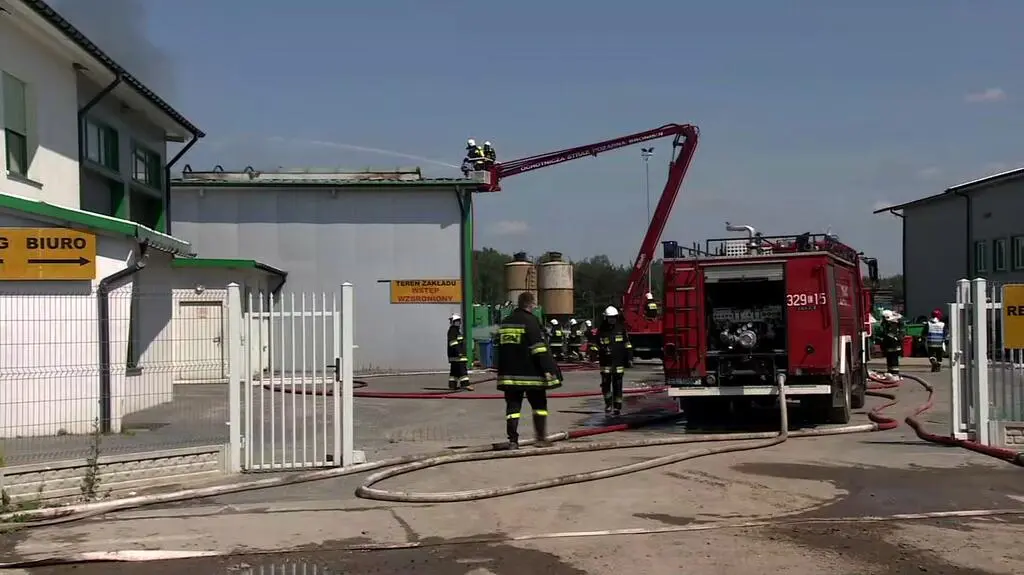 Płonie hala w Rzgowie