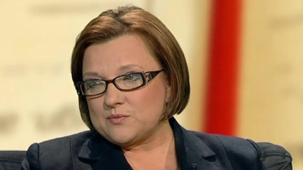 PO mówi o niezależnej prokuraturze, a Beata Kempa "punktuje", dlaczego tak nie jest (TVN24)