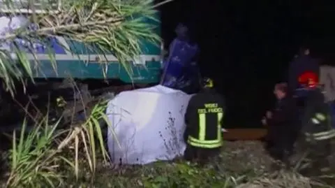 Pociąg uderzył w samochód. 6 zabitych