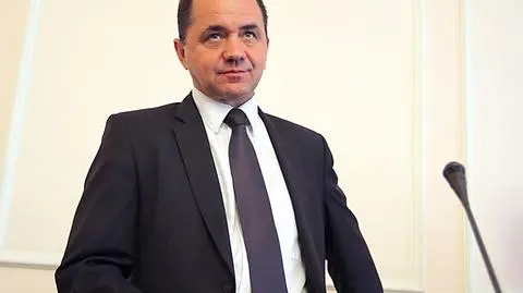 Podczas przeszukań u Zbigniewa Rynasiewiczaagenci CBA i prokuratorzy znaleźli u niego podarowane skrzynki alkoholu o łącznej wartości kilkunastu tysięcy złotych