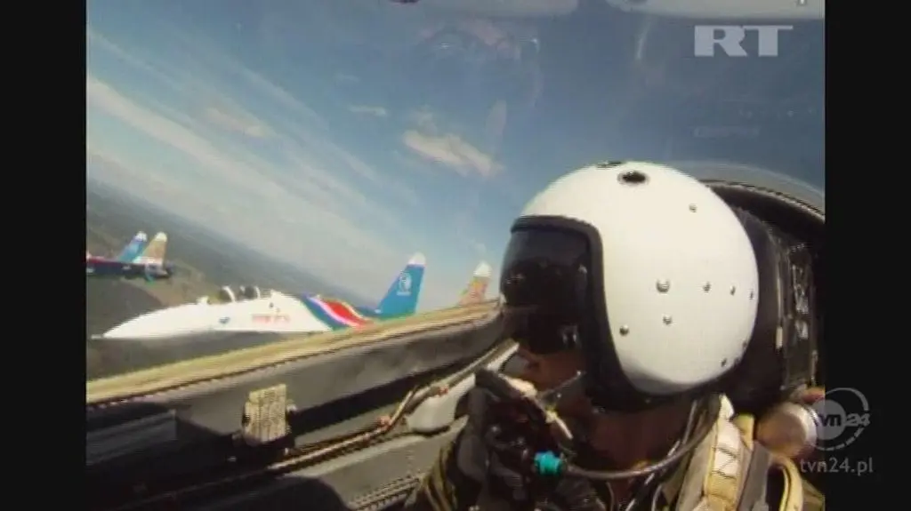 Pokaz akrobacji w wykonaniu rosyjskich pilotów