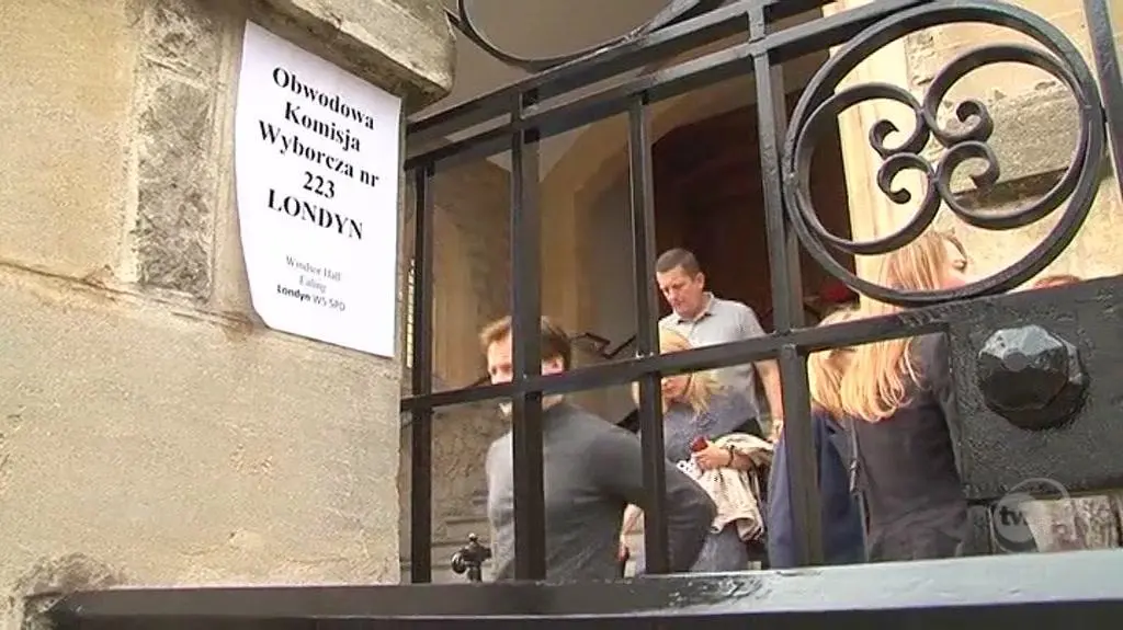 Polacy głosują w Londynie (TVN24