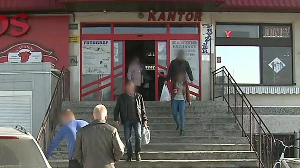 Policja zatrzymała czterech mężczyzn podejrzanych o napad na kantor w Jabłonce