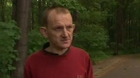Policjanci kopali i dusili chorego na zespół Turetta?