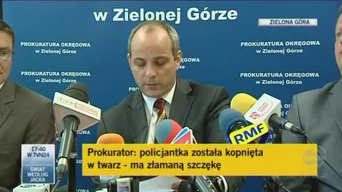 Policjanci oddali 155 strzałów w powietrze z broni gładkolufowej (TVN24)