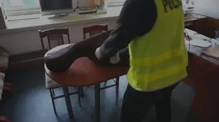 Policjanci odzyskali zabytkową wiolonczelę