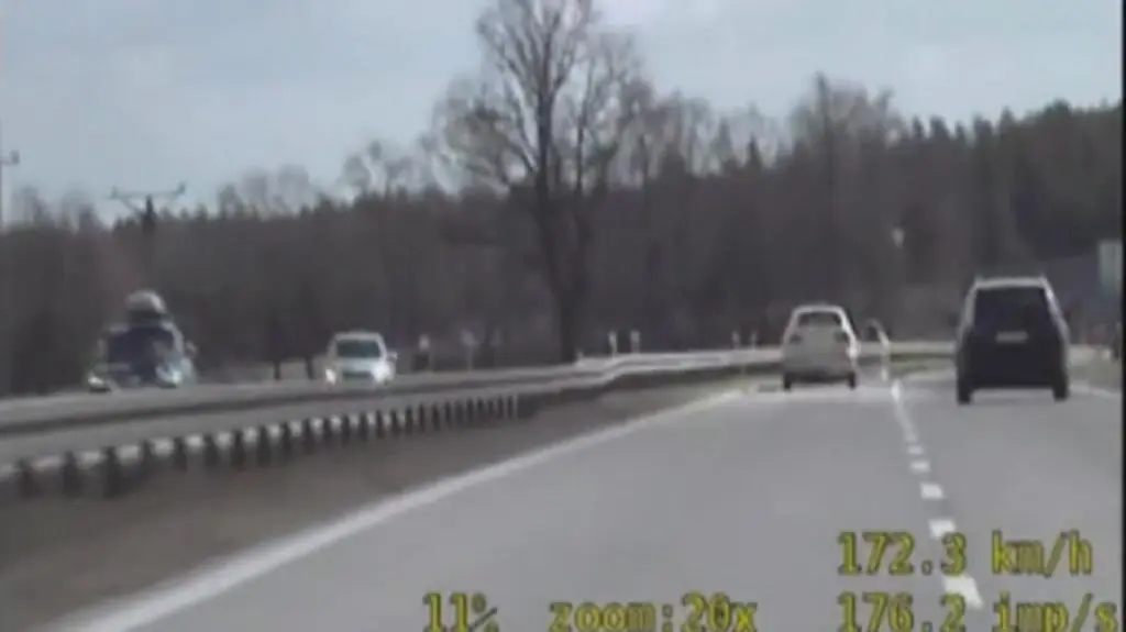 Policjanci zatrzymali pirata drogowego, który gnał autostradą 170 km/h