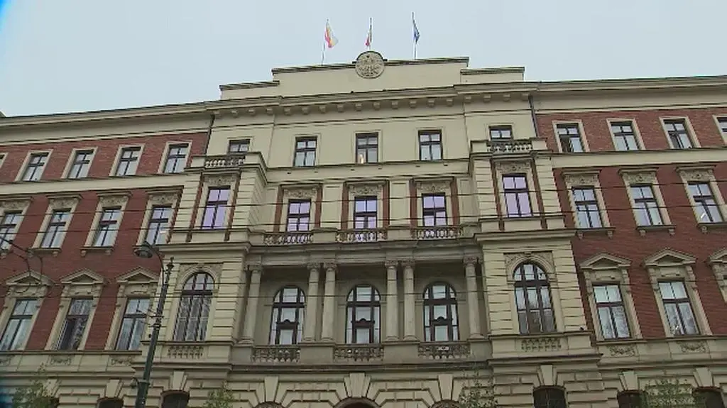 Policyjni specjaliści badają, czy hakerzy włamali się do skrzynki mailowej wojewody małopolskiego
