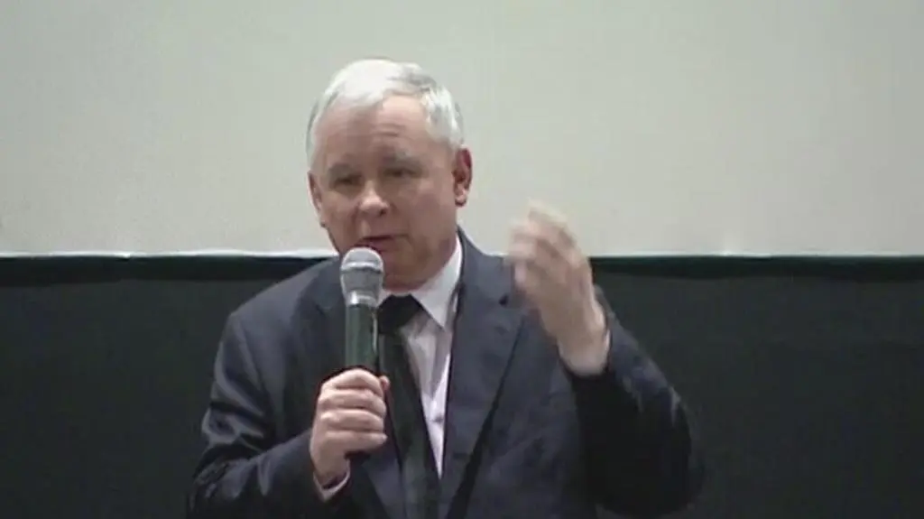 Politycy "hejtują" "Szkło Kontaktowe"