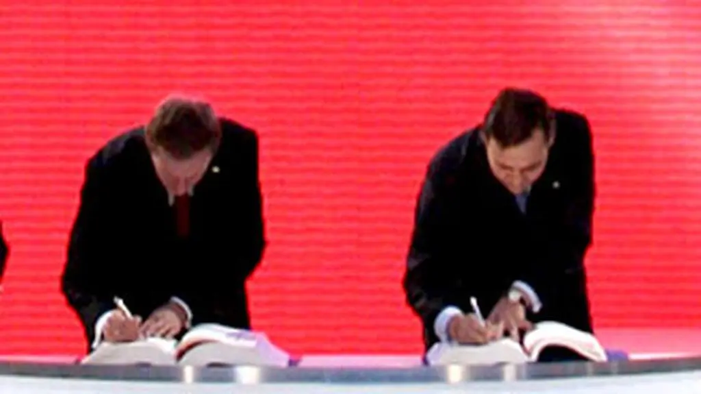 Polska podpisuje Traktat Reformujący