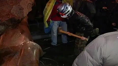 Pomnik Lenina już na ziemi