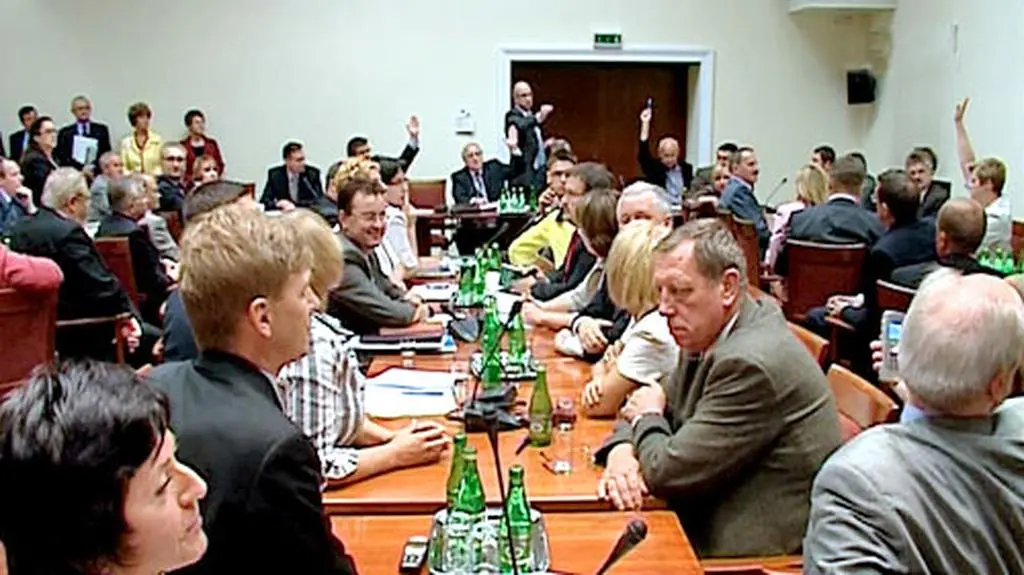Poseł Girzyński kontra posłowie PO