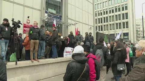 "Powtórzyć wybory", "PKW do domu". Manifestacje w wielu miastach