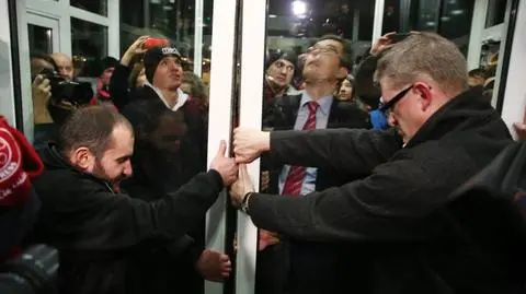 Prawnik o wtargnięciu do PKW: policja powinna interweniować szybciej