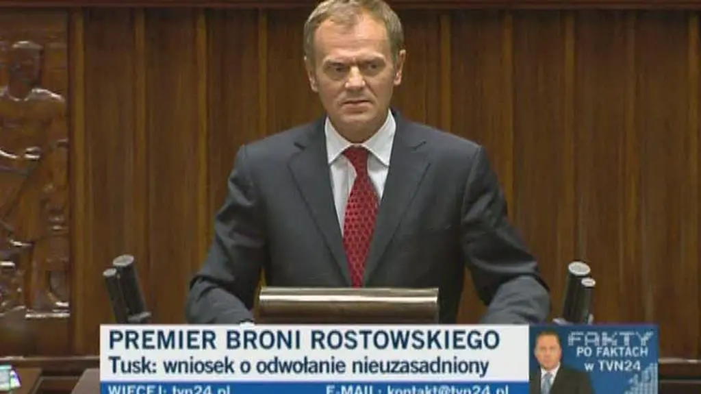Premier broni ministra Rostowskiego