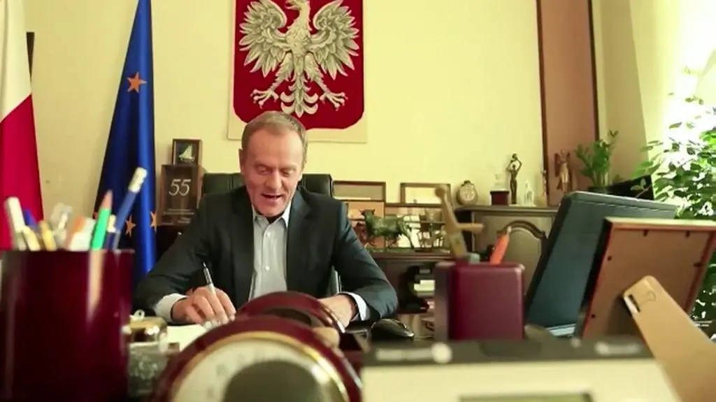 Premier Donald Tusk śpiewa "Hey Jude"