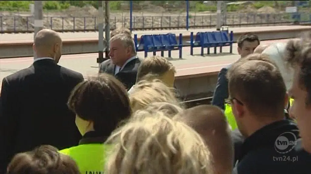 Premier na dworcu w Poznaniu (TVN24)