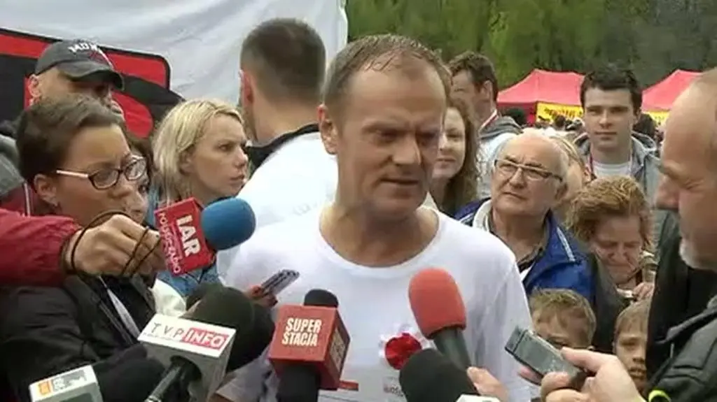 Premier na mecie Biegu Konstytucji