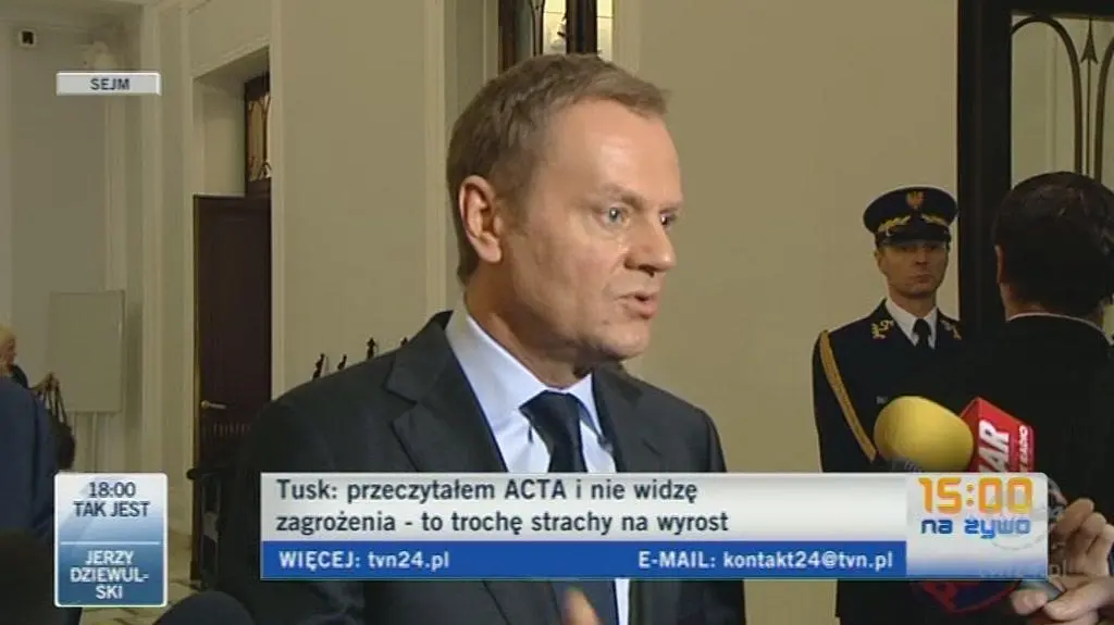Premier podkreślił, że nie boi się szantażu Anonimowych (TVN24)