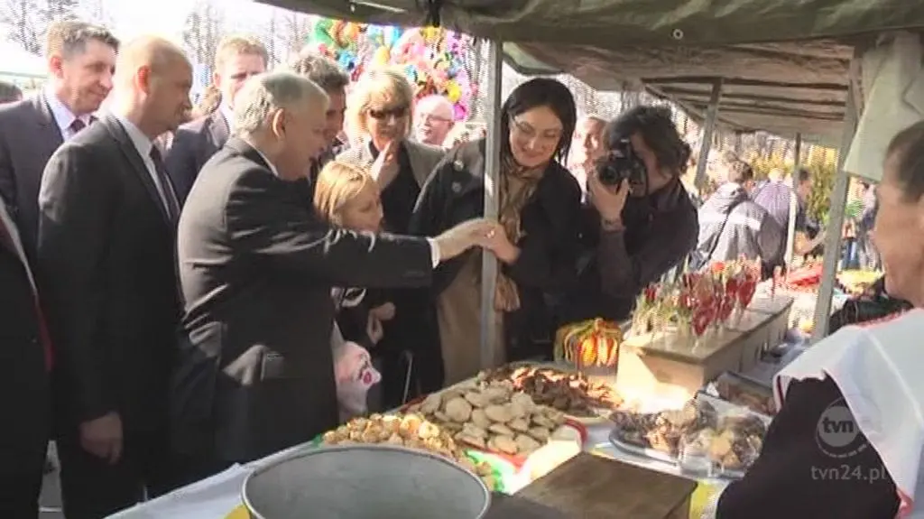 Prezes na straganie z ciastkami