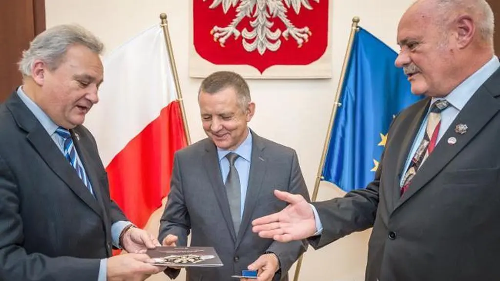 Prezes NIK odznaczony z okazji 40-lecia Konfederacji Polski Niepodległej