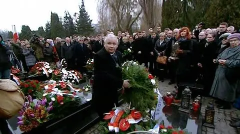 Prezes PiS na wojskowych Powązkach 