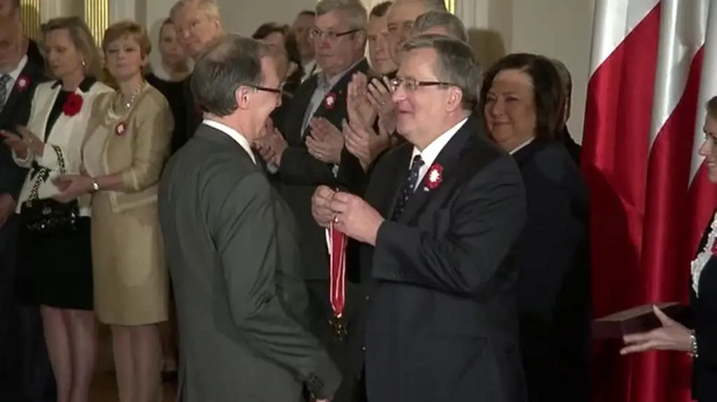 Prezydent Komorowski wręczył odznaczenia państwowe