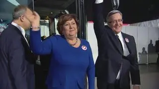 Prezydent wjechał na konwencję "bronkobusem"