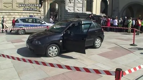 Próbował wjechać seatem na Wawel. Zatrzymała go policja