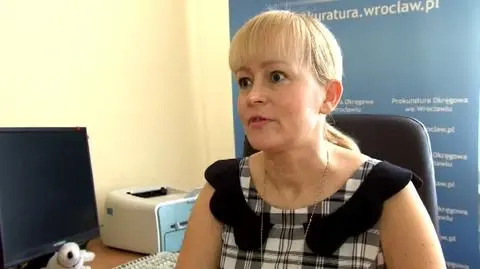 Prokuratura od pół roku nie może przesłuchać pocztówkowego oszusta