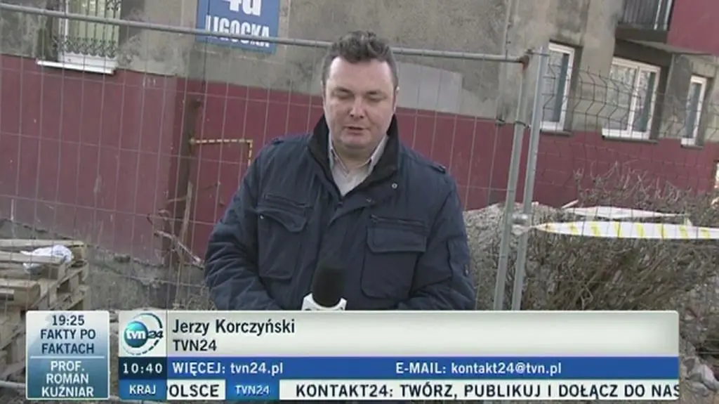 Prostują blok w Katowicach 