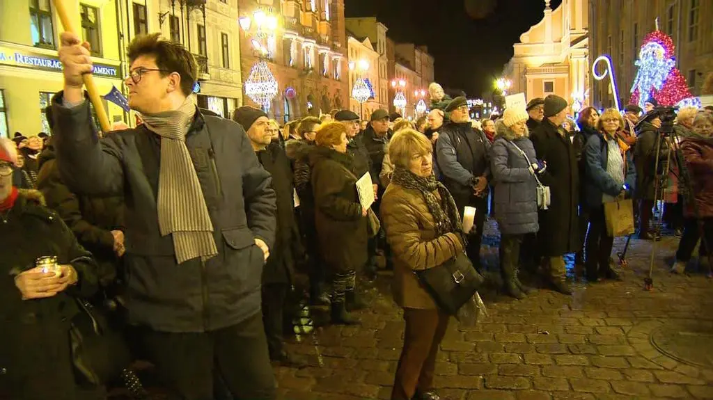 Protest w obronie sądów w Toruniu