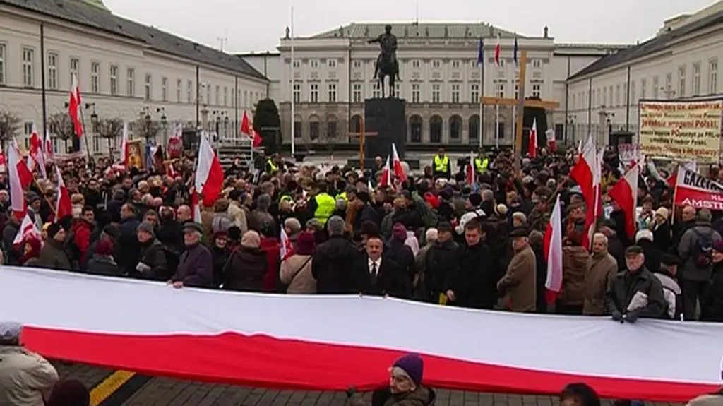 Przed Pałacem odczytano nazwiska wszystkich ofiar katastrofy
